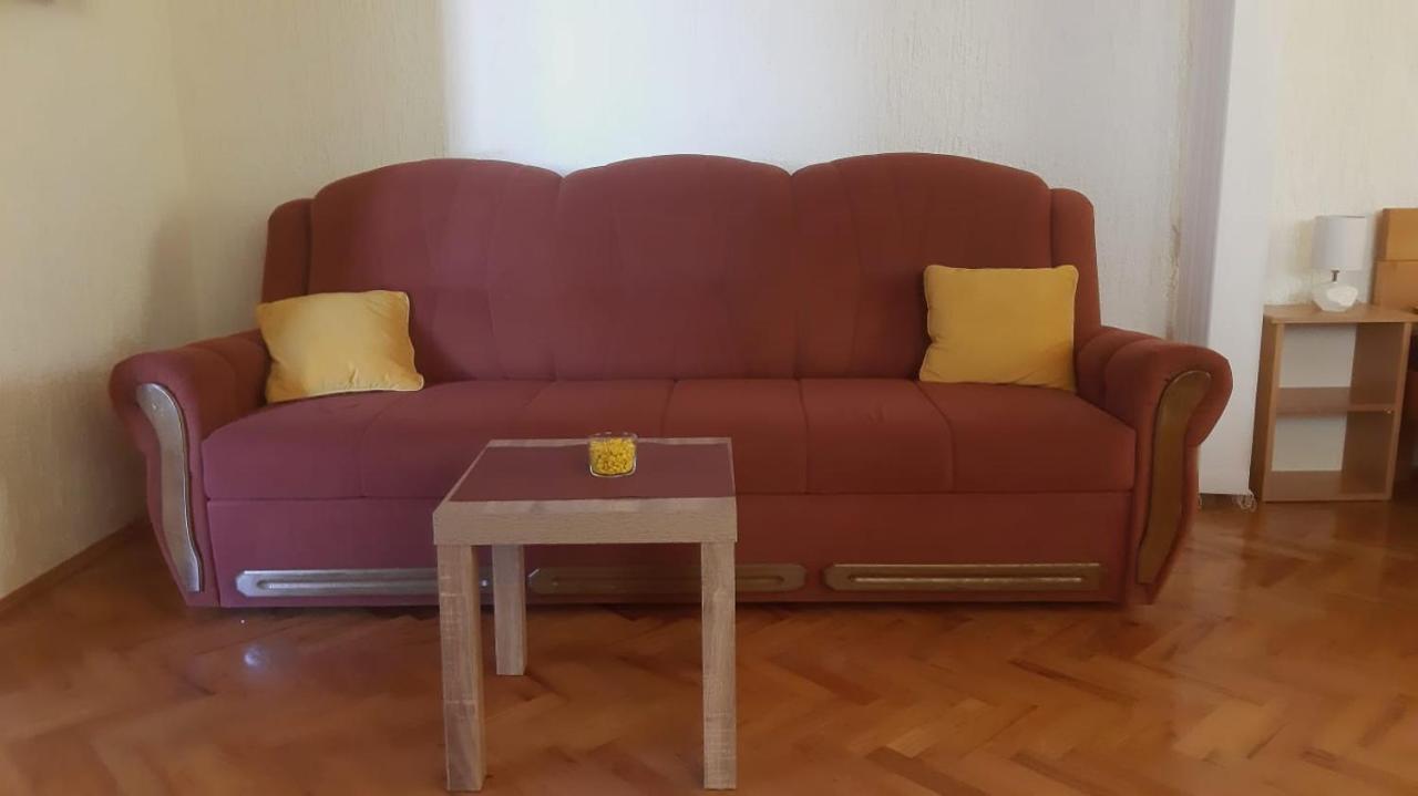 Apartman Lori โนวีวีโนดอลสกี ภายนอก รูปภาพ