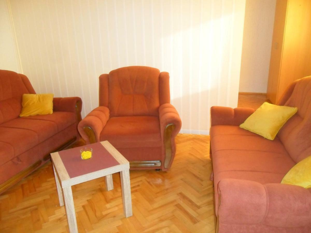 Apartman Lori โนวีวีโนดอลสกี ภายนอก รูปภาพ
